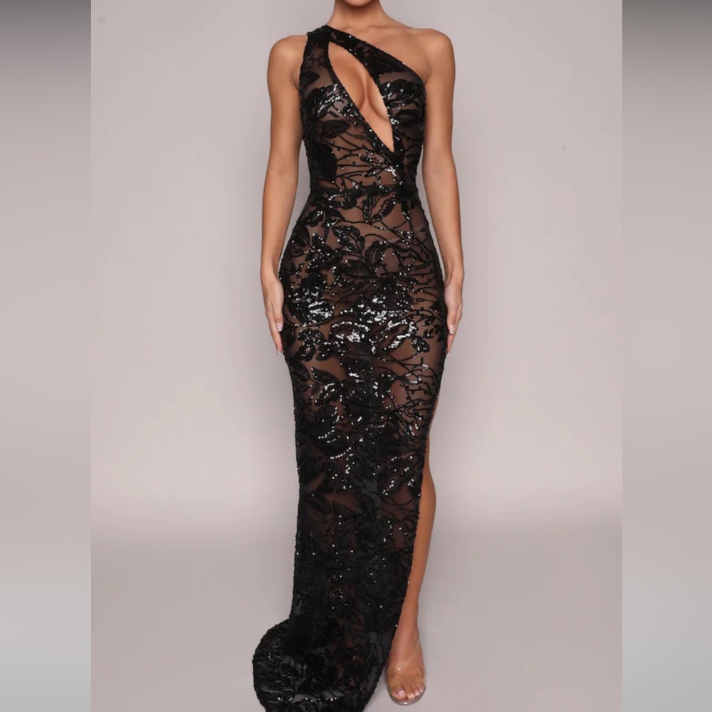 Elegant black sequin maxi dress